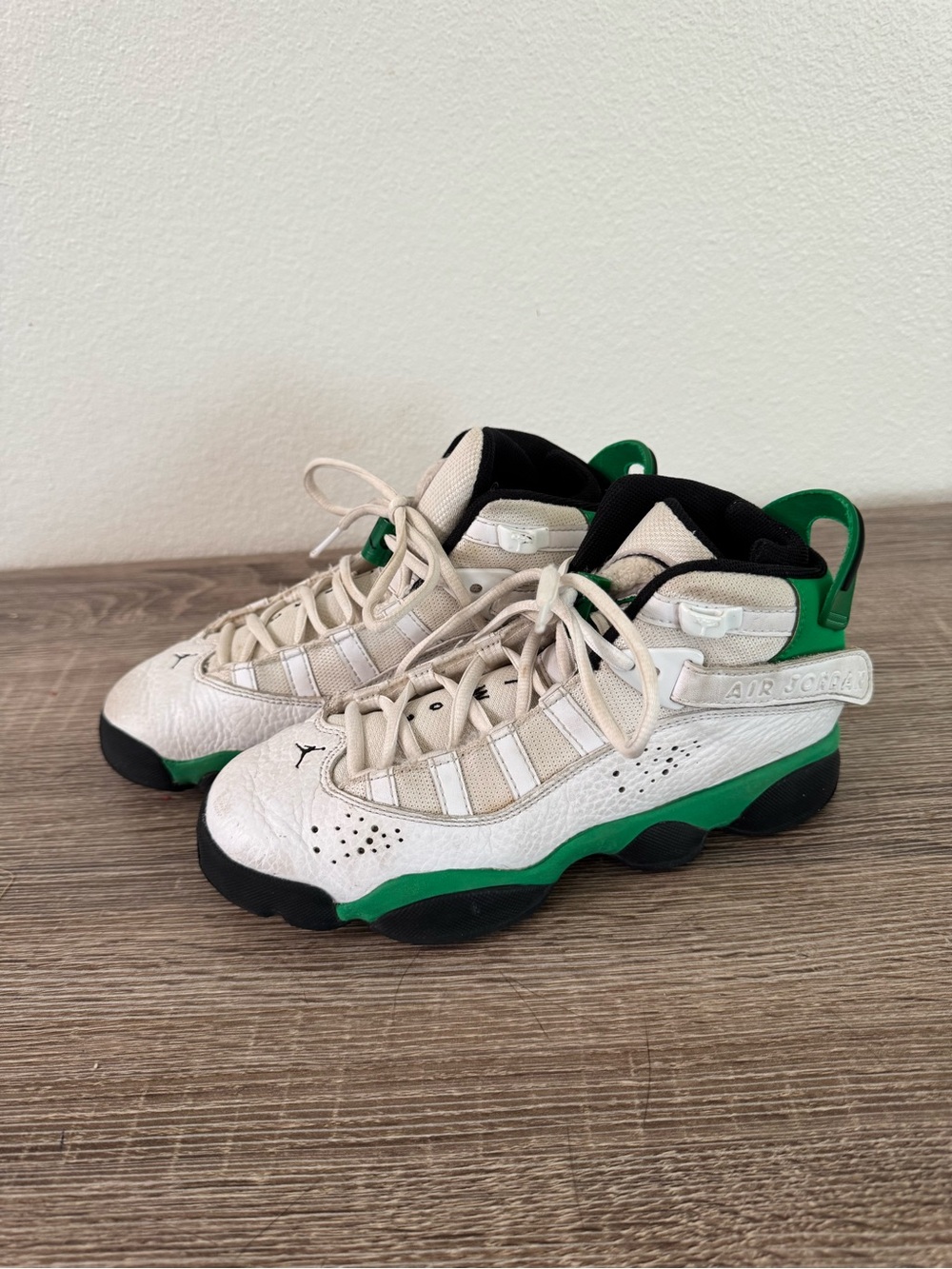 Air Jordan 6 Rings Lucky Sneakers